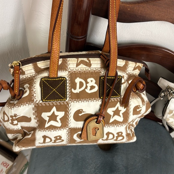 Dooney & Bourke Tan and White Shoulder Bag - Picture 1 of 16